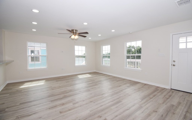 414 E Bay St., ROCKPORT, TX 78382, 3 Habitaciones Habitaciones , ,2 BañosBaños,Residential,En Venta,414 E Bay St.,145536