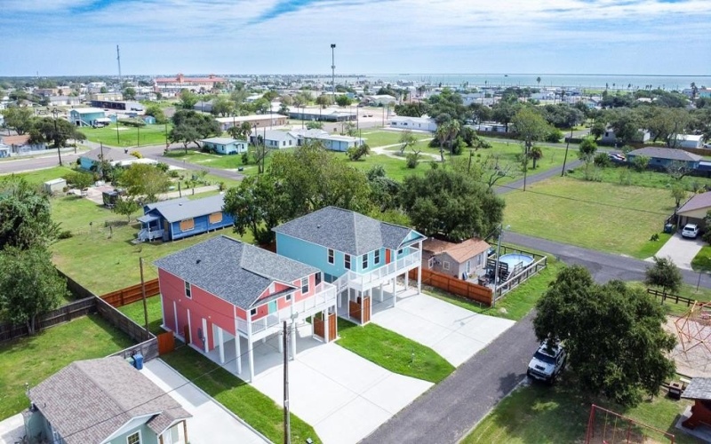 414 E Bay St., ROCKPORT, TX 78382, 3 Habitaciones Habitaciones , ,2 BañosBaños,Residential,En Venta,414 E Bay St.,145536