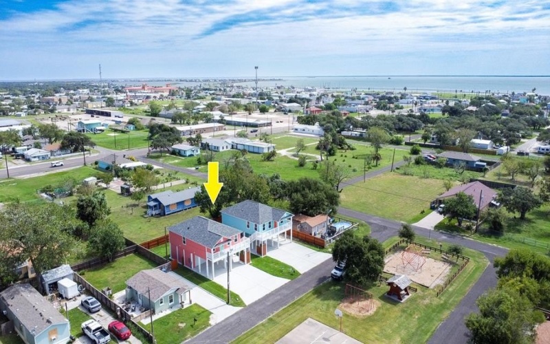 414 E Bay St., ROCKPORT, TX 78382, 3 Habitaciones Habitaciones , ,2 BañosBaños,Residential,En Venta,414 E Bay St.,145536