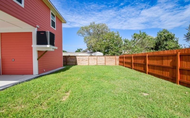 414 E Bay St., ROCKPORT, TX 78382, 3 Habitaciones Habitaciones , ,2 BañosBaños,Residential,En Venta,414 E Bay St.,145536