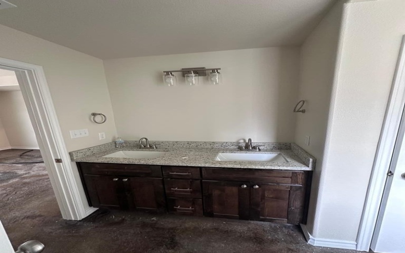 810 W Bates, Beeville, TX 78102, 3 Habitaciones Habitaciones , ,2 BañosBaños,Residential,En Venta,810 W Bates,113181