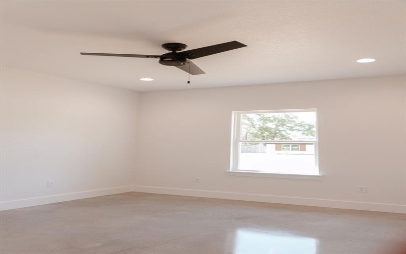110 W State Street, Alvord, TX 76225, 3 Bedrooms Bedrooms, ,2 BathroomsBathrooms,Residential,For Sale,110 W State Street,20954782