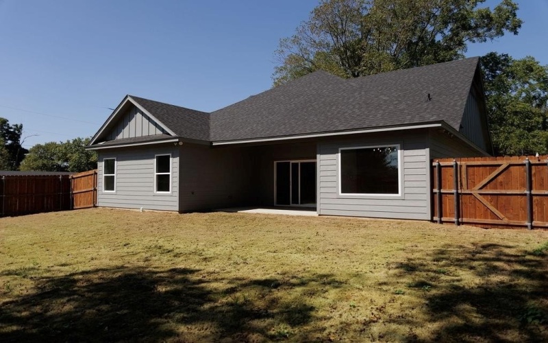 110 W State Street, Alvord, TX 76225, 3 Bedrooms Bedrooms, ,2 BathroomsBathrooms,Residential,For Sale,110 W State Street,20954782
