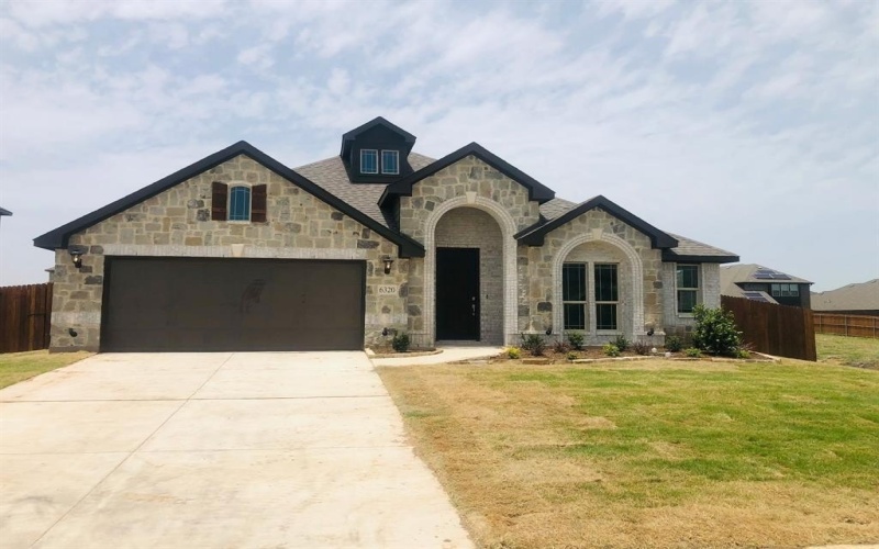 6320 Dartford Drive, Mesquite, TX 75181, 4 Bedrooms Bedrooms, ,3 BathroomsBathrooms,Residential,For Sale,6320 Dartford Drive,20962655