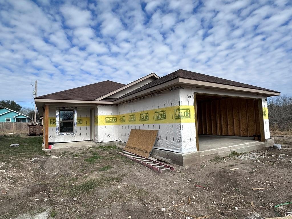 808 W Bates, Beeville, TX 78102, 3 Bedrooms Bedrooms, ,2 BathroomsBathrooms,Residential,For Sale,808 W Bates,113291