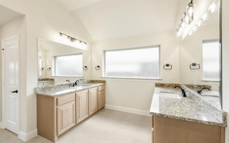 403 Chestnut Lane, Glenn Heights, TX 75154, 4 Bedrooms Bedrooms, ,3 BathroomsBathrooms,Residential,For Sale,403 Chestnut Lane,20963514