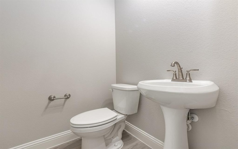 670 Crystal Lake Lane, Red Oak, TX 75154, 4 Bedrooms Bedrooms, ,2 BathroomsBathrooms,Residential,For Sale,670 Crystal Lake Lane,20963570