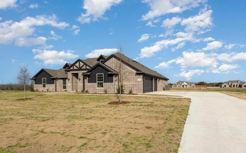 670 Crystal Lake Lane, Red Oak, TX 75154, 4 Bedrooms Bedrooms, ,2 BathroomsBathrooms,Residential,For Sale,670 Crystal Lake Lane,20963570