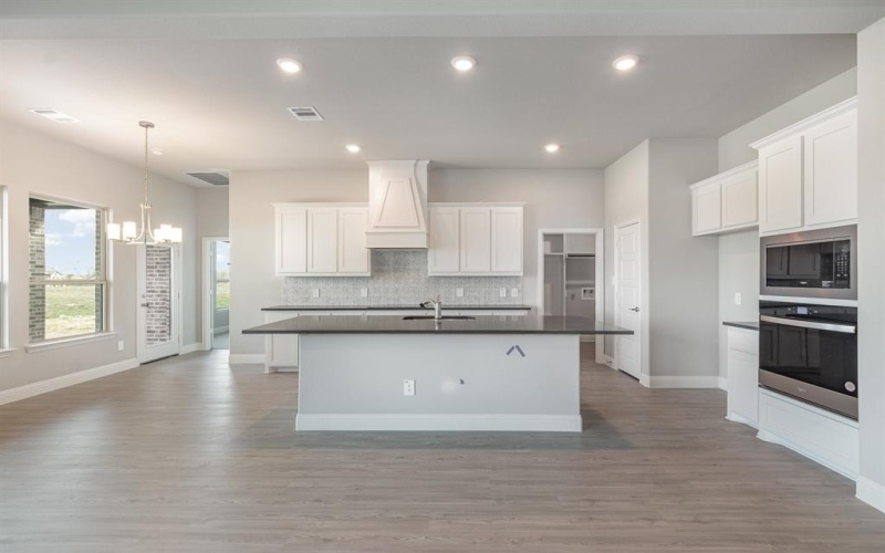 670 Crystal Lake Lane, Red Oak, TX 75154, 4 Bedrooms Bedrooms, ,2 BathroomsBathrooms,Residential,For Sale,670 Crystal Lake Lane,20963570