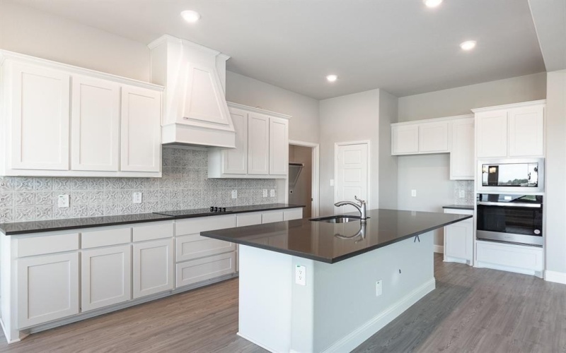 670 Crystal Lake Lane, Red Oak, TX 75154, 4 Bedrooms Bedrooms, ,2 BathroomsBathrooms,Residential,For Sale,670 Crystal Lake Lane,20963570