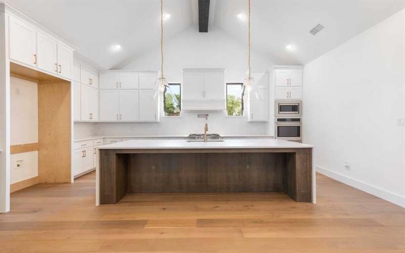 712 Bear Creek Drive, Hurst, TX 76054, 4 Bedrooms Bedrooms, ,5 BathroomsBathrooms,Residential,For Sale,712 Bear Creek Drive,0,20963584