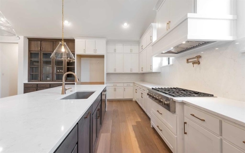 712 Bear Creek Drive, Hurst, TX 76054, 4 Bedrooms Bedrooms, ,5 BathroomsBathrooms,Residential,For Sale,712 Bear Creek Drive,0,20963584