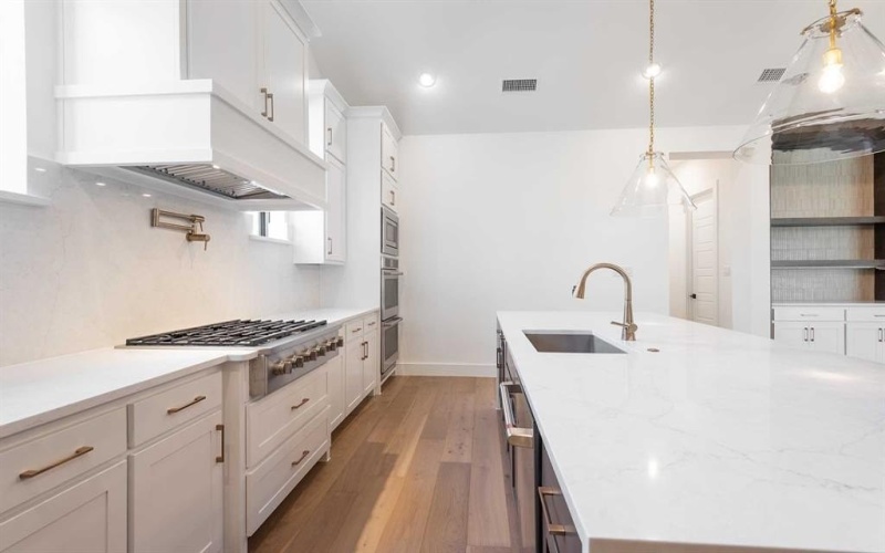 712 Bear Creek Drive, Hurst, TX 76054, 4 Bedrooms Bedrooms, ,5 BathroomsBathrooms,Residential,For Sale,712 Bear Creek Drive,0,20963584