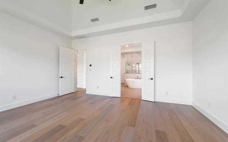 712 Bear Creek Drive, Hurst, TX 76054, 4 Bedrooms Bedrooms, ,5 BathroomsBathrooms,Residential,For Sale,712 Bear Creek Drive,0,20963584