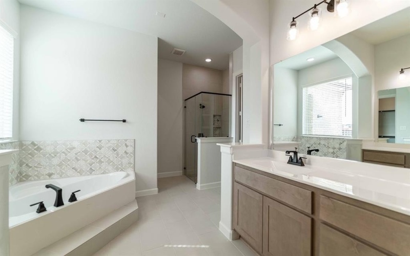 124 Deep Water Court, Heath, TX 75126, 4 Bedrooms Bedrooms, ,3 BathroomsBathrooms,Residential,For Sale,124 Deep Water Court,20964084