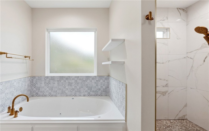 102 Cedar Ridge Drive, Rockport, TX 78382, 4 Bedrooms Bedrooms, ,3 BathroomsBathrooms,Residential,For Sale,102 Cedar Ridge Drive,445691