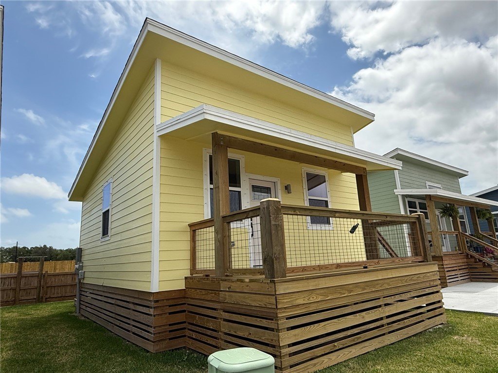 2351 W Market Street unit: 4 #4, Rockport, TX 78382, 2 Bedrooms Bedrooms, ,1 BathroomBathrooms,Residential,For Sale,2351 W Market Street unit: 4,445844