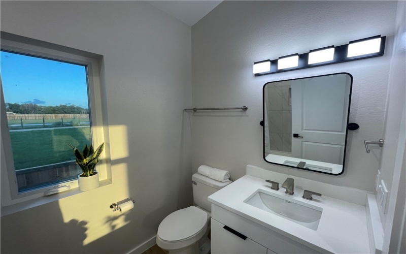 2351 W Market Street unit: 4 #4, Rockport, TX 78382, 2 Bedrooms Bedrooms, ,1 BathroomBathrooms,Residential,For Sale,2351 W Market Street unit: 4,445844