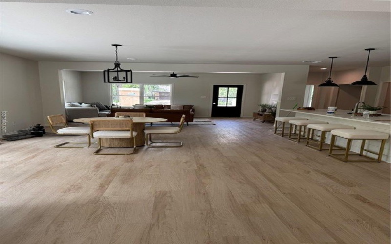 1104 Berkeley Street, College Station, TX 77840, 4 Habitaciones Habitaciones , ,5 BañosBaños,Residential,En Venta,1104 Berkeley Street,25006747