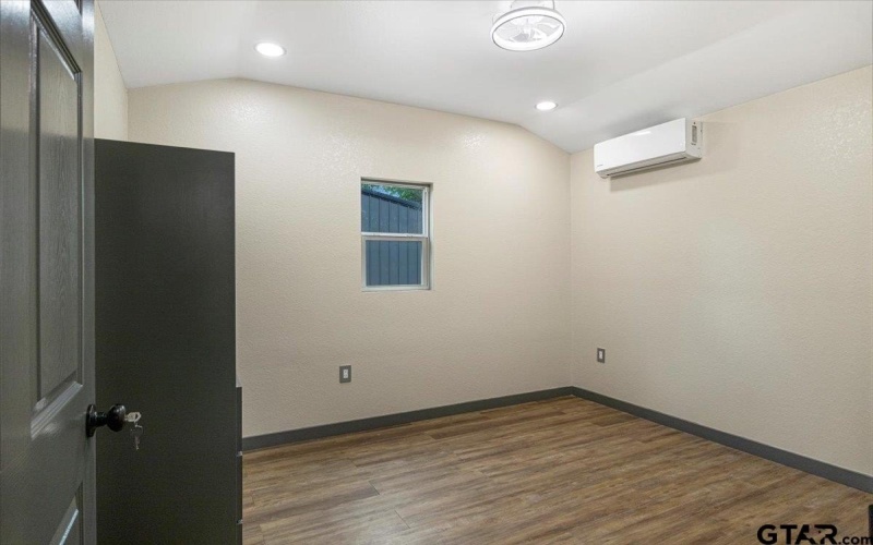 5939 TX-37, Mineola, TX 75773, 1 Bedroom Bedrooms, ,1 BathroomBathrooms,Residential,For Sale,5939 TX-37,25008863