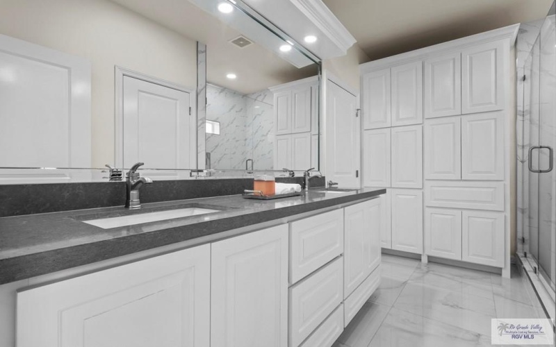 3108 TRAVIS ST., WESLACO, TX 78599, 4 Habitaciones Habitaciones , ,2 BañosBaños,Residential,En Venta,3108 TRAVIS ST.,0,29765894
