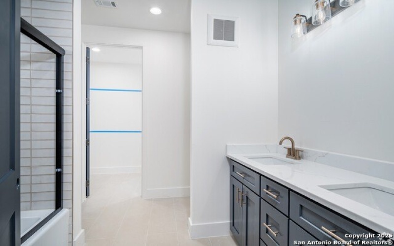 10899 S Hausman Rd #106, San Antonio, TX 78249, 2 Habitaciones Habitaciones , ,2 BañosBaños,Residential,En Venta,10899 S Hausman Rd,1874320