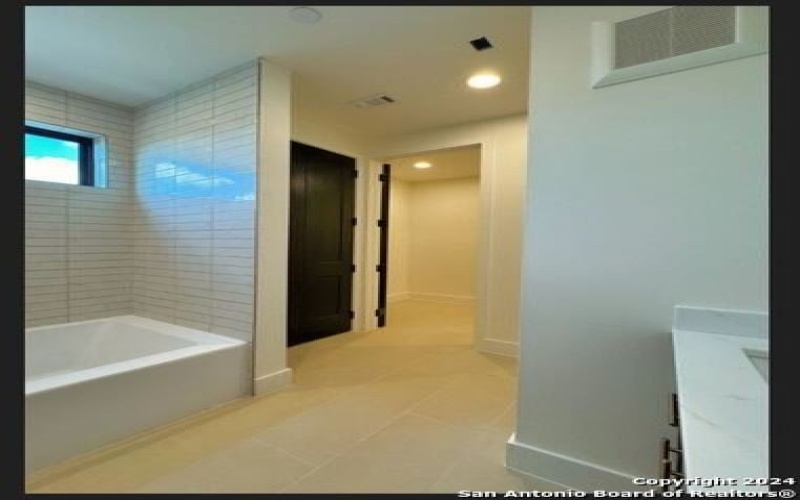 10899 S Hausman Rd #102, San Antonio, TX 78249, 2 Bedrooms Bedrooms, ,2 BathroomsBathrooms,Residential,For Sale,10899 S Hausman Rd,1874326