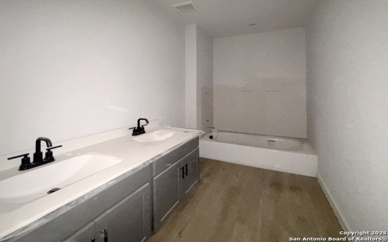 12807 Hill Plains Dr., Schertz, TX 78108, 3 Bedrooms Bedrooms, ,2 BathroomsBathrooms,Residential,For Sale,12807 Hill Plains Dr.,0,1874421