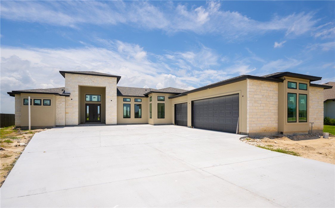 758 Buffalo Creek Drive, Corpus Christi, TX 78415, 5 Bedrooms Bedrooms, ,3 BathroomsBathrooms,Residential,For Sale,758 Buffalo Creek Drive,460060
