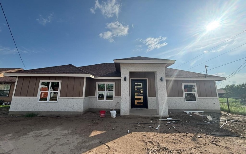 75 School Circle, Eagle Pass, TX 78852, 3 Habitaciones Habitaciones , ,2 BañosBaños,Residential,En Venta,75 School Circle,81335