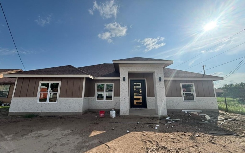 75 School Circle, Eagle Pass, TX 78852, 3 Habitaciones Habitaciones , ,2 BañosBaños,Residential,En Venta,75 School Circle,81335