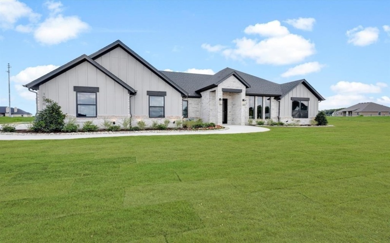 1060 Uplift Drive, Weatherford, TX 76087, 4 Bedrooms Bedrooms, ,3 BathroomsBathrooms,Residential,For Sale,1060 Uplift Drive,20930247