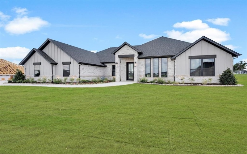 1060 Uplift Drive, Weatherford, TX 76087, 4 Bedrooms Bedrooms, ,3 BathroomsBathrooms,Residential,For Sale,1060 Uplift Drive,20930247