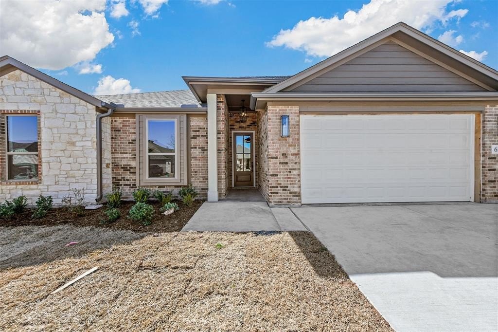 633 Mooney Drive, Saginaw, TX 76179, 4 Bedrooms Bedrooms, ,2 BathroomsBathrooms,Residential,For Sale,633 Mooney Drive,20965177