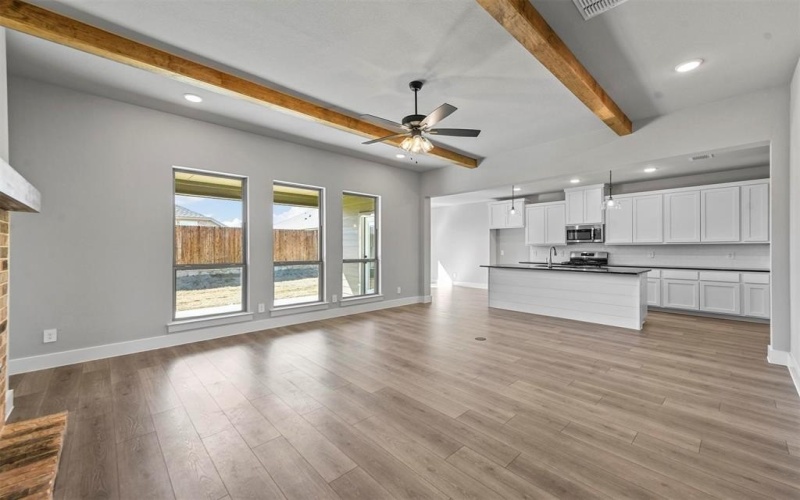 633 Mooney Drive, Saginaw, TX 76179, 4 Bedrooms Bedrooms, ,2 BathroomsBathrooms,Residential,For Sale,633 Mooney Drive,20965177