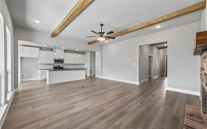 633 Mooney Drive, Saginaw, TX 76179, 4 Bedrooms Bedrooms, ,2 BathroomsBathrooms,Residential,For Sale,633 Mooney Drive,20965177