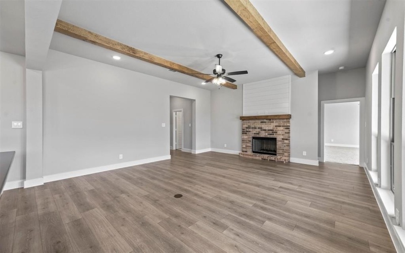 633 Mooney Drive, Saginaw, TX 76179, 4 Bedrooms Bedrooms, ,2 BathroomsBathrooms,Residential,For Sale,633 Mooney Drive,20965177