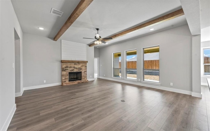 633 Mooney Drive, Saginaw, TX 76179, 4 Bedrooms Bedrooms, ,2 BathroomsBathrooms,Residential,For Sale,633 Mooney Drive,20965177
