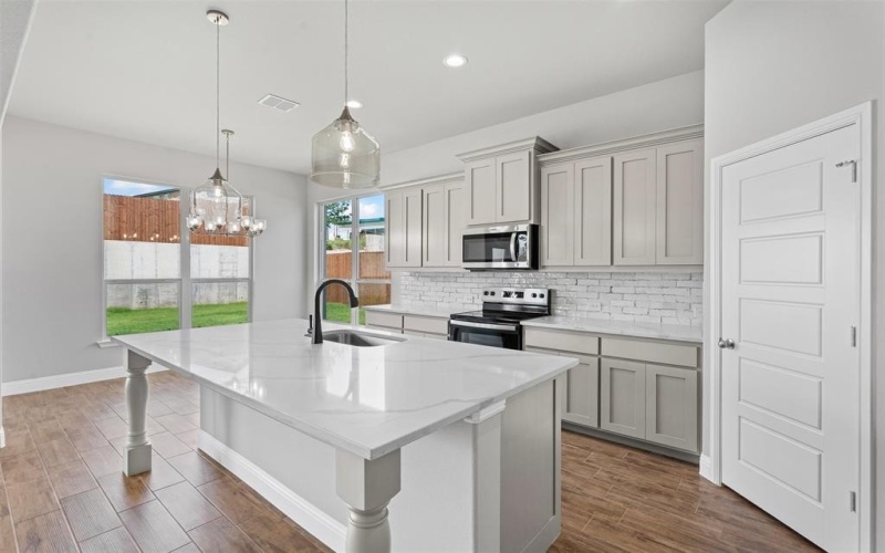 207 Mitchell Drive, Glen Rose, TX 76043, 3 Habitaciones Habitaciones , ,2 BañosBaños,Residential,En Venta,207 Mitchell Drive,20965516