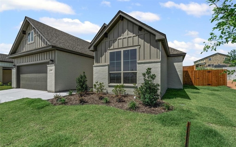 207 Mitchell Drive, Glen Rose, TX 76043, 3 Habitaciones Habitaciones , ,2 BañosBaños,Residential,En Venta,207 Mitchell Drive,20965516