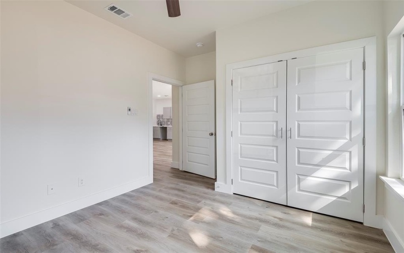 4735 Nome Street, Dallas, TX 75216, 4 Habitaciones Habitaciones , ,2 BañosBaños,Residential,En Venta,4735 Nome Street,20964600