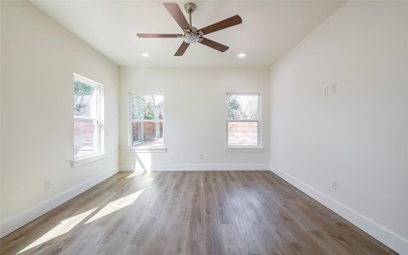 4735 Nome Street, Dallas, TX 75216, 4 Habitaciones Habitaciones , ,2 BañosBaños,Residential,En Venta,4735 Nome Street,20964600
