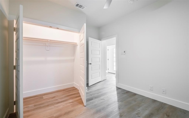 4735 Nome Street, Dallas, TX 75216, 4 Habitaciones Habitaciones , ,2 BañosBaños,Residential,En Venta,4735 Nome Street,20964600