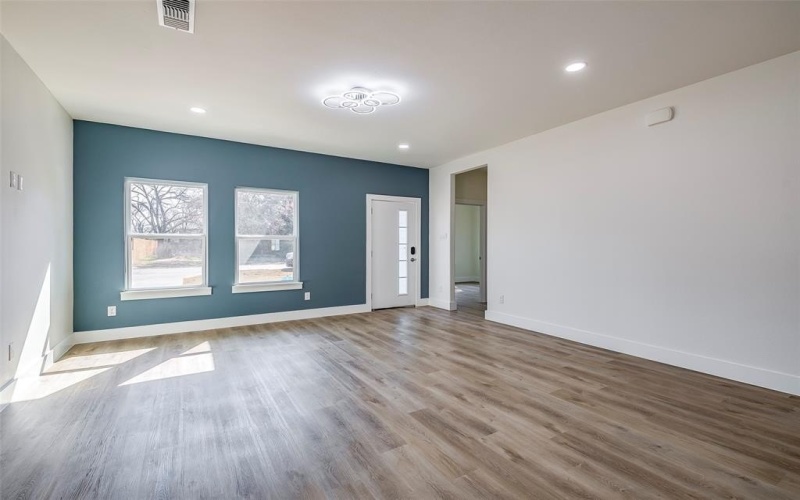 4735 Nome Street, Dallas, TX 75216, 4 Habitaciones Habitaciones , ,2 BañosBaños,Residential,En Venta,4735 Nome Street,20964600