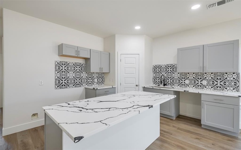 4735 Nome Street, Dallas, TX 75216, 4 Habitaciones Habitaciones , ,2 BañosBaños,Residential,En Venta,4735 Nome Street,20964600