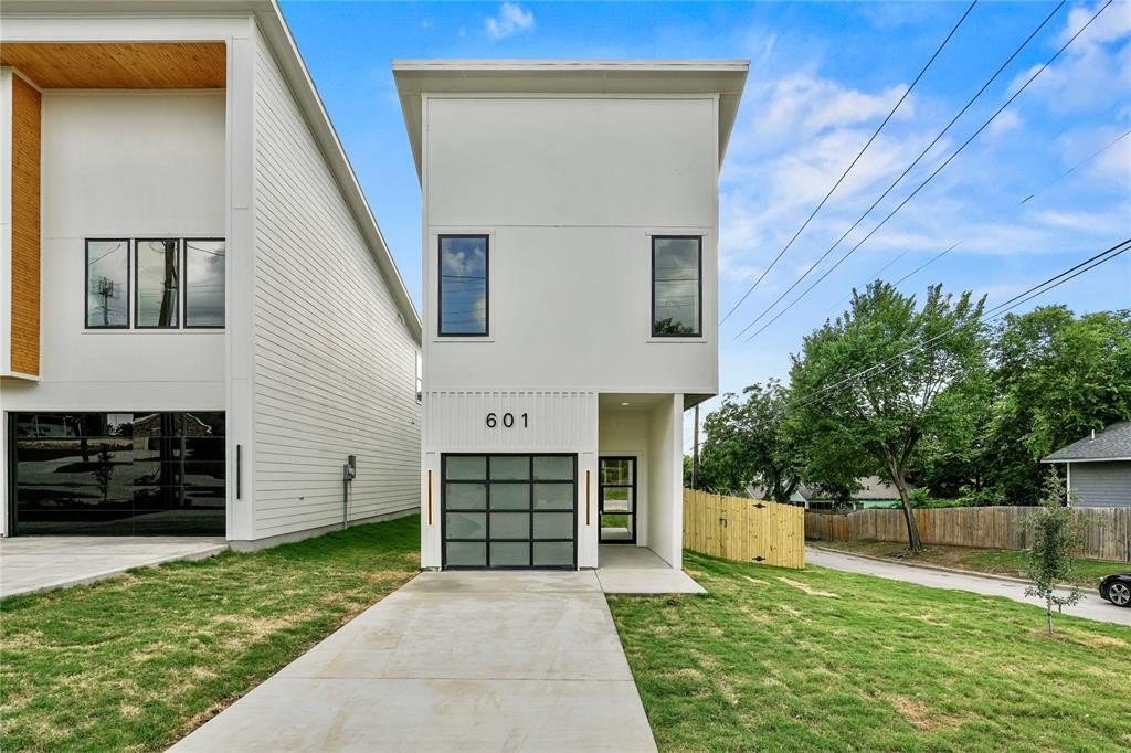 601 S Moore Street, Dallas, TX 75203, 3 Habitaciones Habitaciones , ,2 BañosBaños,Residential,En Venta,601 S Moore Street,20964623