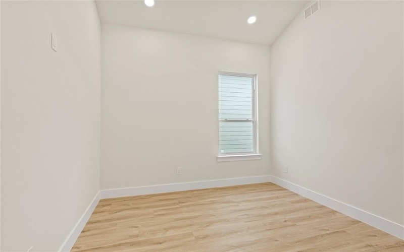 601 S Moore Street, Dallas, TX 75203, 3 Habitaciones Habitaciones , ,2 BañosBaños,Residential,En Venta,601 S Moore Street,20964623