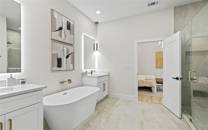 601 S Moore Street, Dallas, TX 75203, 3 Habitaciones Habitaciones , ,2 BañosBaños,Residential,En Venta,601 S Moore Street,20964623