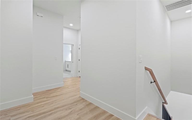 603 S Moore Street, Dallas, TX 75203, 4 Habitaciones Habitaciones , ,2 BañosBaños,Residential,En Venta,603 S Moore Street,20964631
