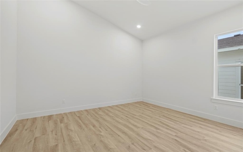 603 S Moore Street, Dallas, TX 75203, 4 Habitaciones Habitaciones , ,2 BañosBaños,Residential,En Venta,603 S Moore Street,20964631